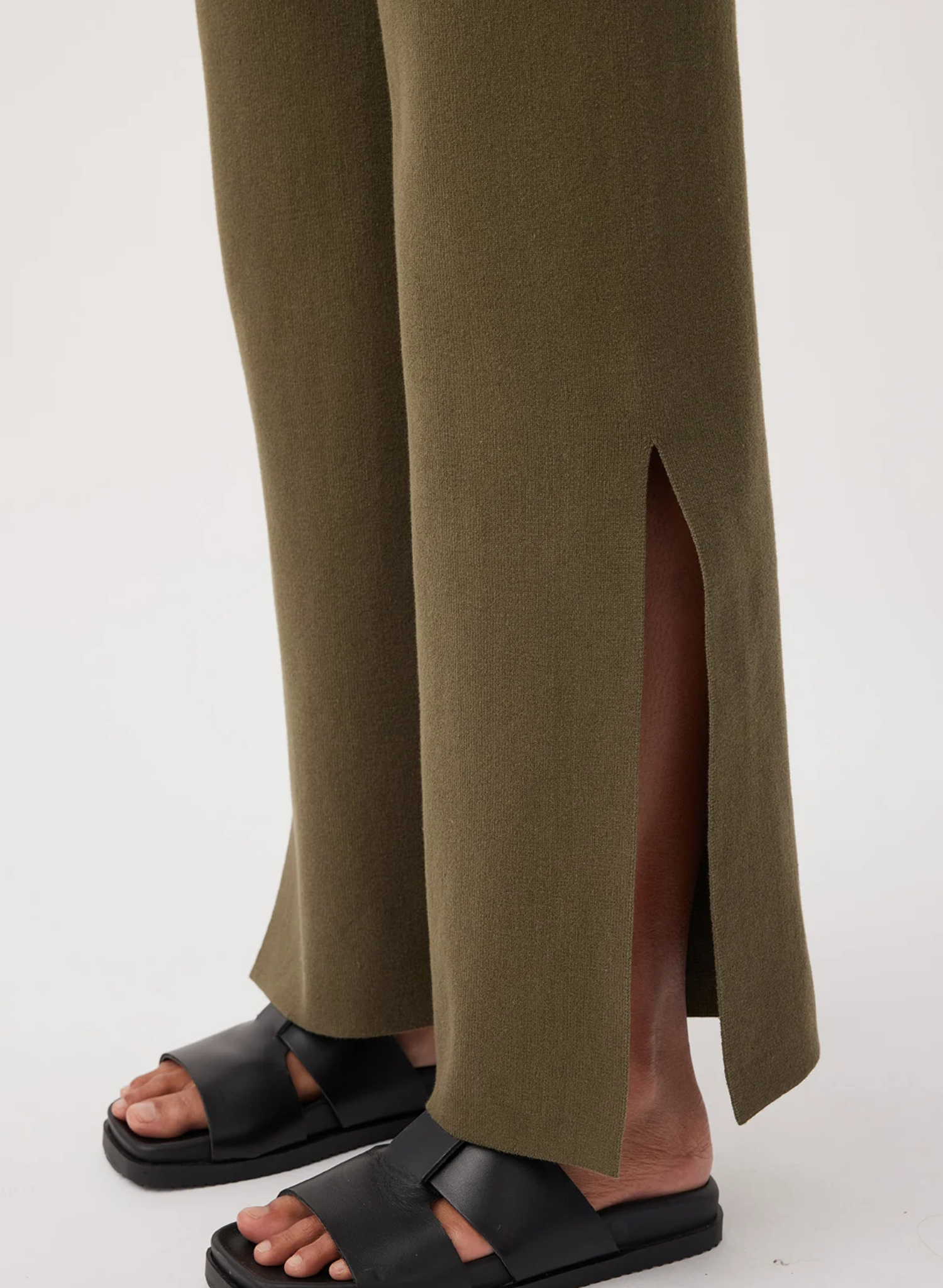 Ria Pant - Olive